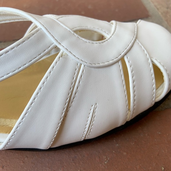 Classique White Vegan Leather Sandals - Picture 7 of 9